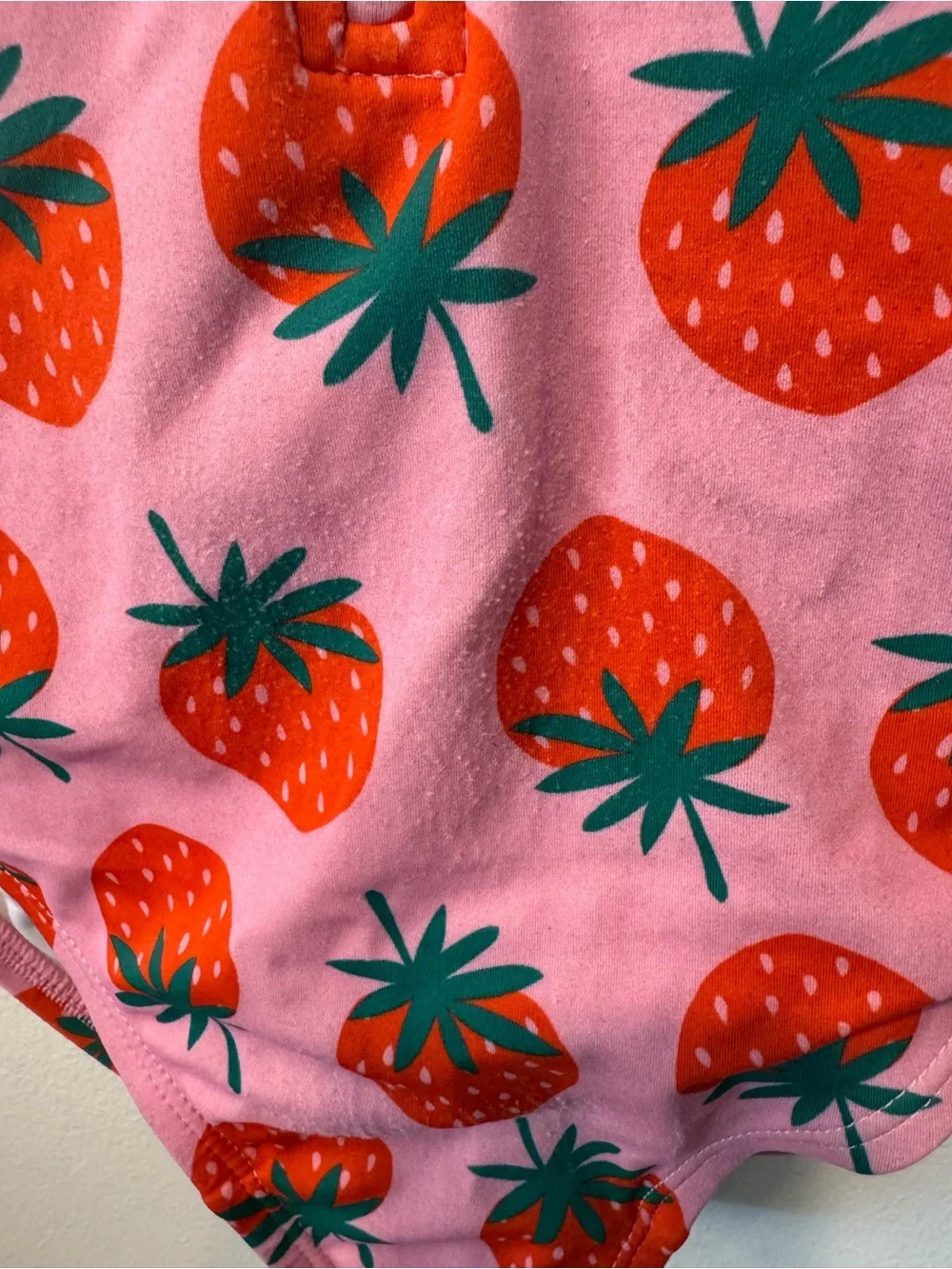 Hanna Andersson Pink Strawberry Zip-Front Long-Sleeve Rashguard